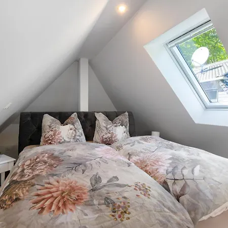 Strandhus Graalifornien بيت للعطل غرال موريتز